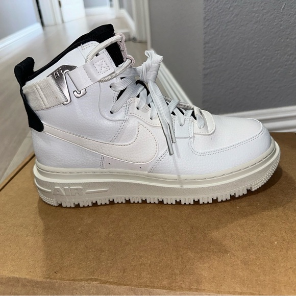 BRAND NEW AF1 HI UT 2.0 - Picture 2 of 5